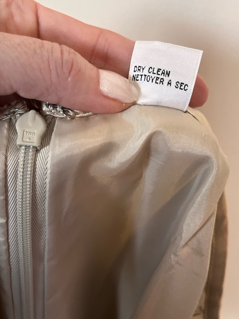 TALBOTS Vintage Silk Straight Leg Pants Lined Trousers Champagne Tan Size 8P - Picture 9 of 9